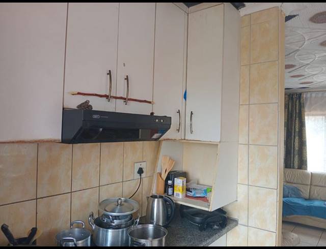 2 BEDROOM HOUSE FOR SALE IN KWAMASHU